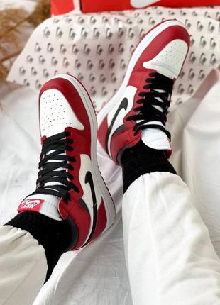 Женские кроссовки nike air jordan 1 retro white/black/red