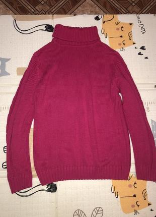 Удлиненный свитер малинового цвета4 фото