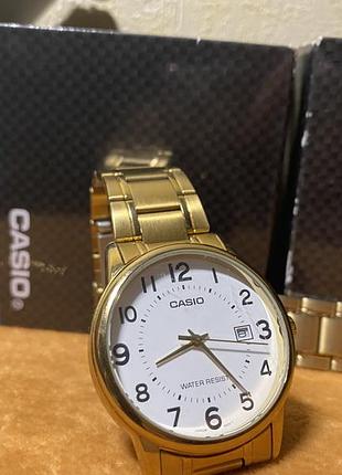 Годинник casio