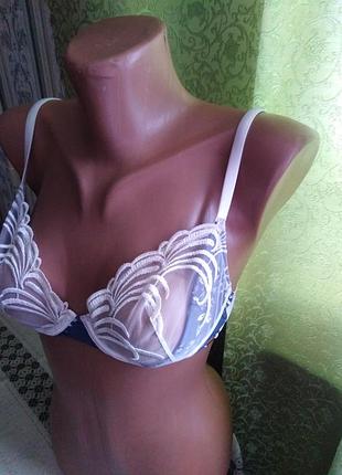 Бюстгальтер