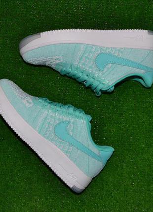 Кроссовки nike wmns air force 1 flyknit low "hyper turquoise"5 фото