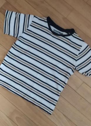 Фірмова футболка