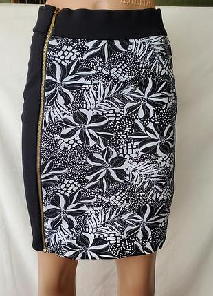 Мини юбка со змейкой и узором