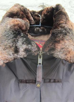 Курточка демісезонна с декорованими рукавами3 фото