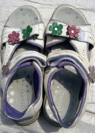 Босоніжки stups оригінал натуральна шкіра нові розмір 34