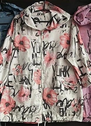 Котоновая весенняя цветочная куртка.