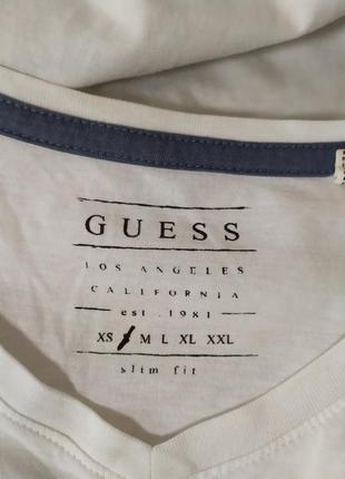 Шикарна біла футболка guess4 фото