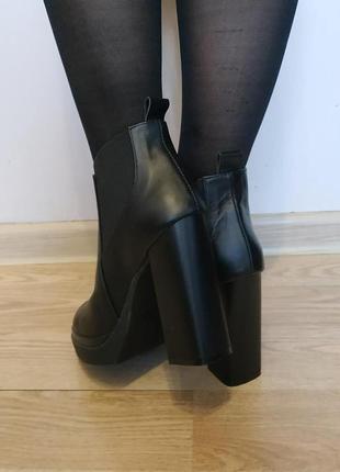 Женские черные демисезонные кожанные ботильоны, ботинки на высоком каблуке!4 фото