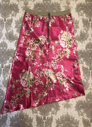 Атласна спідниця