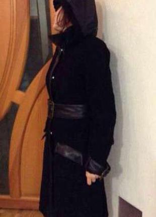 Натуральне хутро каракуль дрібні завитки молодого баранчика шуба