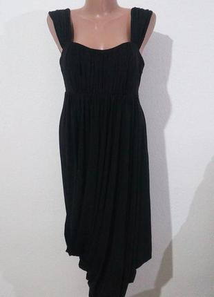 Незвичайна асиметрична нарядна сукня