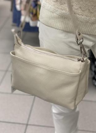 Сумка шкіряна світла кожаная сумка бежевая итальянская сумка мягкая1 фото