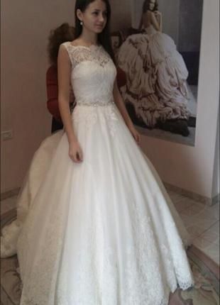 Невероятно счастливое свадебное платье испания7 фото