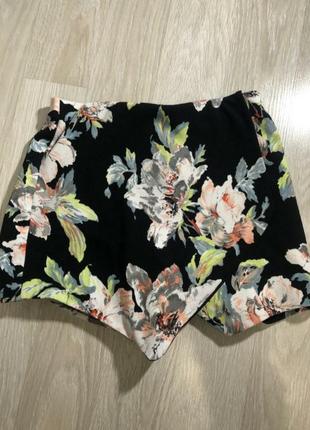 Шорти-спідниця