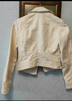 Джинсовая куртка косуха с заклёпками h&m4 фото