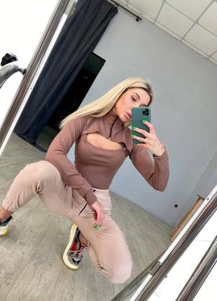 Стильное боди с высоким горлом