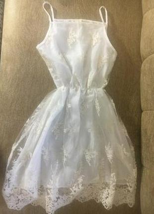 Супер красивое ажурное платьице, новое.