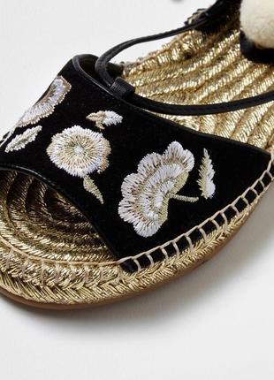 Эспадрильи-сандали-босоножки с золотой вышивкой на завязках4 фото