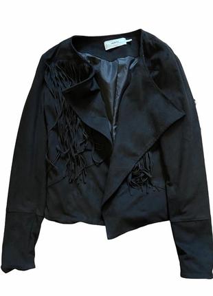 Чёрный пиджак с висюльками moves