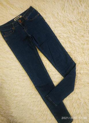 Джинсы