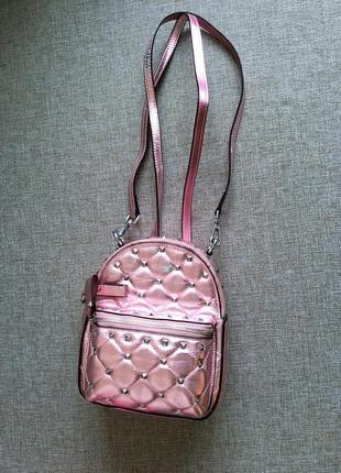 Сумка-рюкзак кожаный трансформер, с металлическими заклепками, цвет розово-серебристый