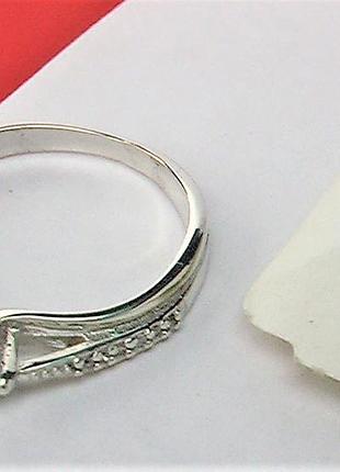 Кольцо перстень серебро 925 проба 2,26 грамма размер 18