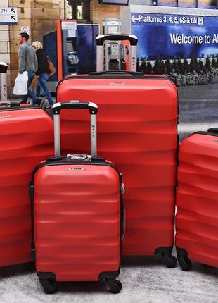 Яркие качественные чемоданы, польша , поликарбонат