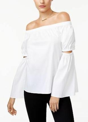 Белая блуза со открытыми плечами, длинными акцентными рукавами с прорезами, м1 фото