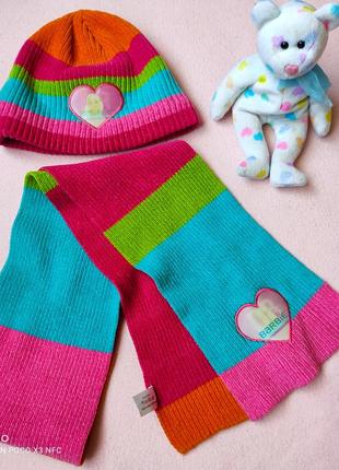 Фирменная шапочка, шарф для девочки