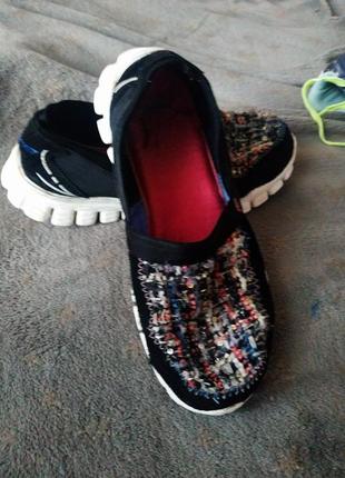 Skechers