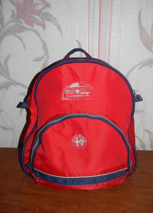 Красный рюкзак