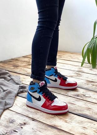 Nike air jordan 1🆕шикарні жіночі кросівки🆕шкіряні лакові високі найк🆕жіночі кросівки🆕