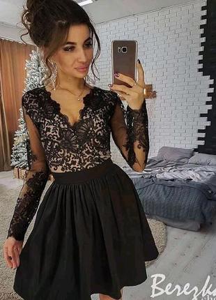 Изящное кружевное платье