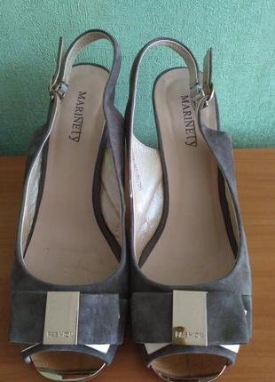 Босоножки из натуральной замши 39 размер