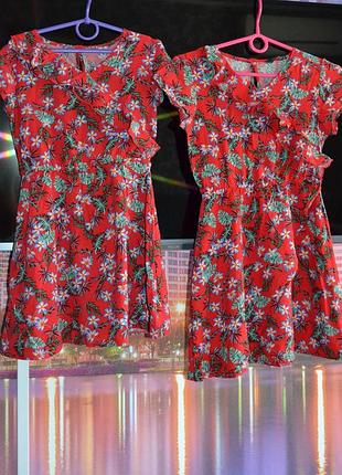 Два однакових червоних сукні 8/10 і плече 10/11 років
