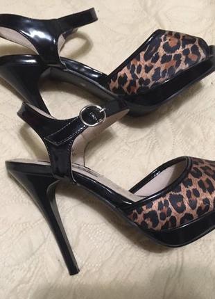 Босоніжки raxmax 35 р,sale