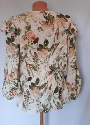 Блуза zara с рюшами в цветочный принт (размер 40)8 фото