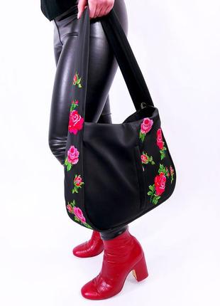 Черная сумка-хобо с вышивкой весна2021 новинка украинский производитель