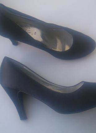 Ошатні сатинові туфлі emilia shoes р. 39