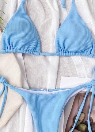 Голубой купальник на завязках в рубчик бикини3 фото