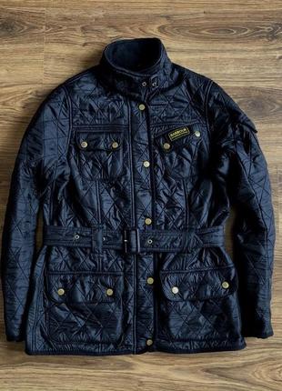 Женская куртка barbour international1 фото