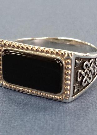 Мужская печатка из серебра с ониксом и позолотой