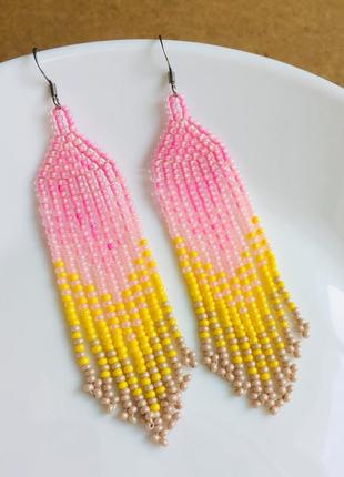 Рожево-жовті сережки з бісеру, бісерні сережки з бахромою