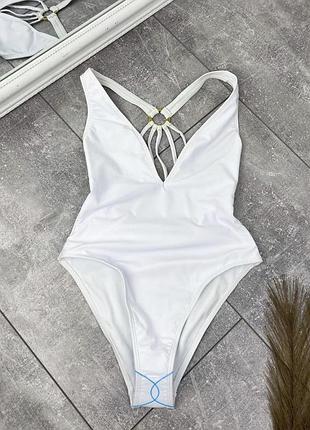 Слитный женский купальник с красивой спинкой белый сексуальный asos