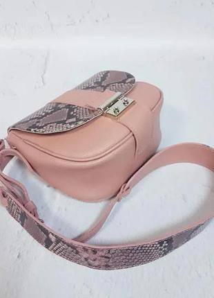 Кожаная сумка-кроссбоди со змеиный принтом, натуральная кожа розовая3 фото