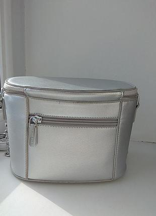 Сумка-бочонок срібляста сіра / красива сумка-бочонок сріблястого кольору4 фото