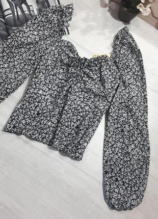 Блуза с квадратным вырезом. блуза с рукавами воланами. цветочный принт8 фото