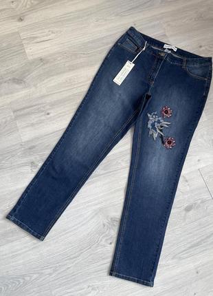 Джинси з вишивкою
