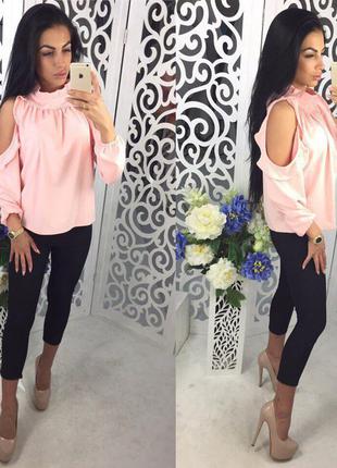 Красивая нарядная блузка цвета пудры