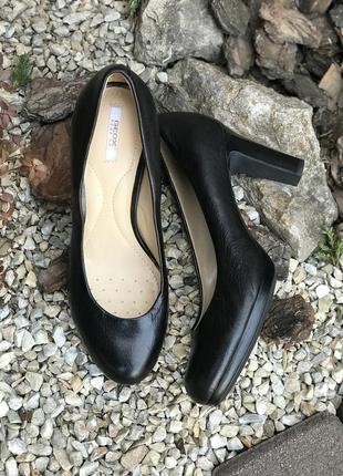 Оригинальные кожаные женские туфли geox италия 36р.6 фото